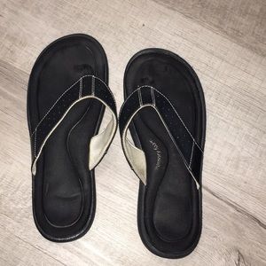 BLACK SANDALS